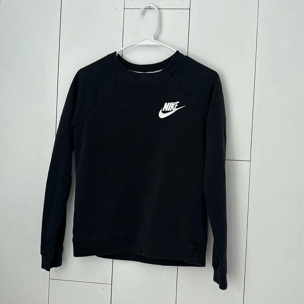 Small Nike black crewneck